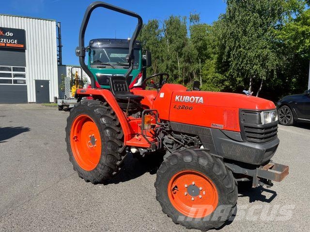 Kubota L3200