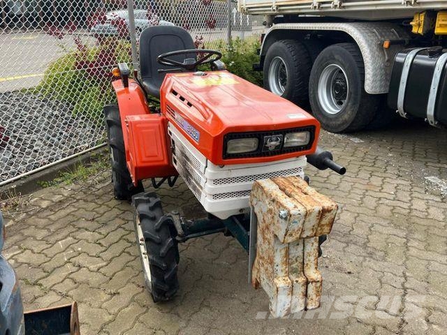 Kubota Trecker 1400 Diverse mit Zapfwelle am Heck und H Sonstige Landmaschinen