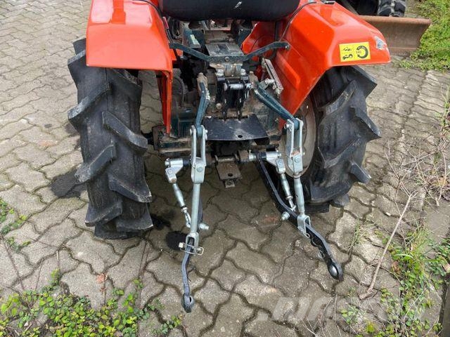 Kubota Trecker 1400 Diverse mit Zapfwelle am Heck und H Sonstige Landmaschinen