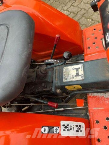 Kubota Trecker 1400 Diverse mit Zapfwelle am Heck und H Sonstige Landmaschinen