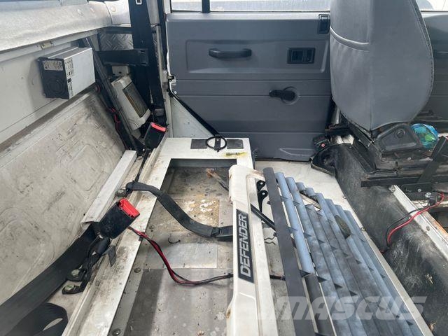 Land Rover Defender DOKA, Pritsche, 4x4, 1. HD, AHK 3500 KG Kiperi