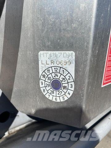 Legras Gebrauchter mit VBK-Verdeck Polprikolice zabojniki