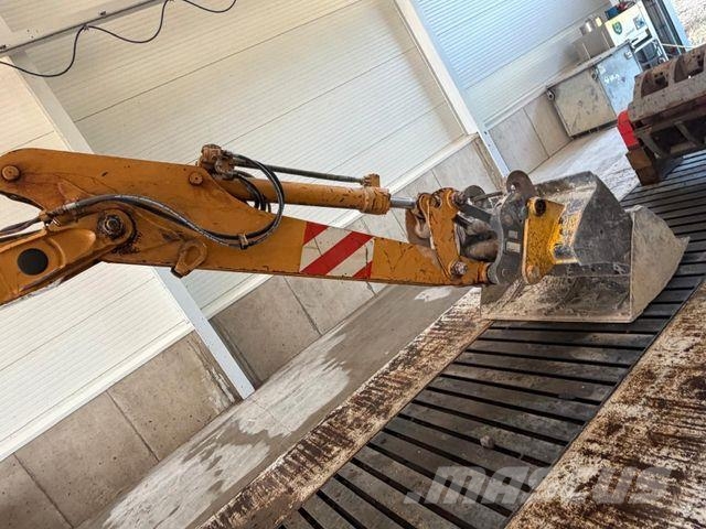Liebherr A 900 Bagri na kolesih
