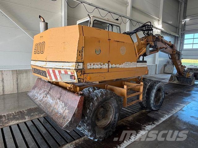 Liebherr A 900 Bagri na kolesih
