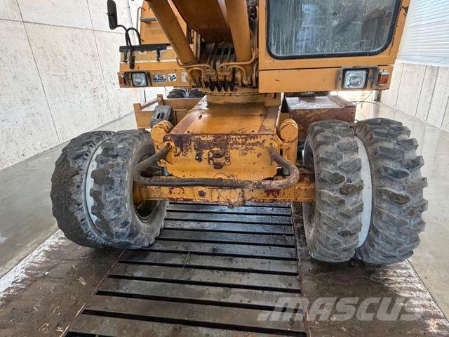 Liebherr A 900 Bagri na kolesih