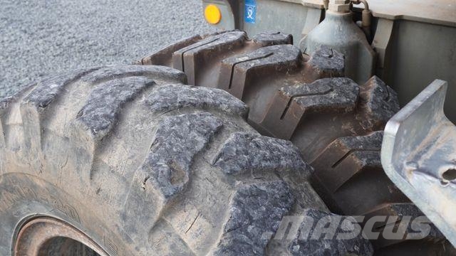 Liebherr A 918 Compact Mobilbagger SW Verstellausleger Pyöräkaivukoneet
