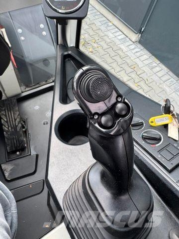 Liebherr Claas Torion 530 504 506 507 508 Gumikerekes homlokrakodók
