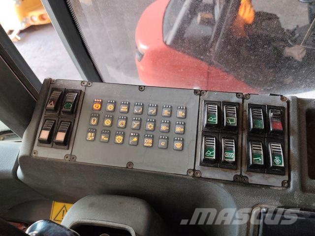 Liebherr L 538 kein 524 542 546 Gumikerekes homlokrakodók