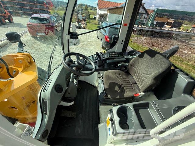 Liebherr L506 Compact Wheel loaders
