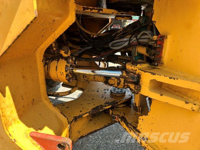 Liebherr L541 لوادر بعجل