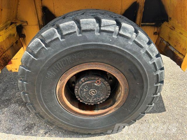 Liebherr L541 لوادر بعجل