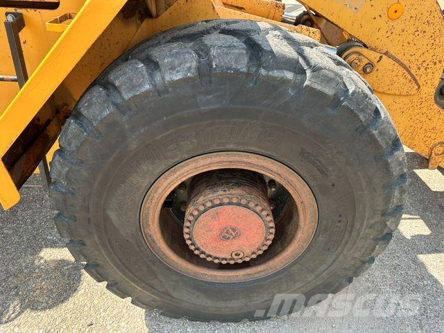 Liebherr L541 لوادر بعجل