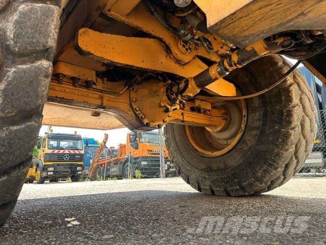 Liebherr L541 لوادر بعجل