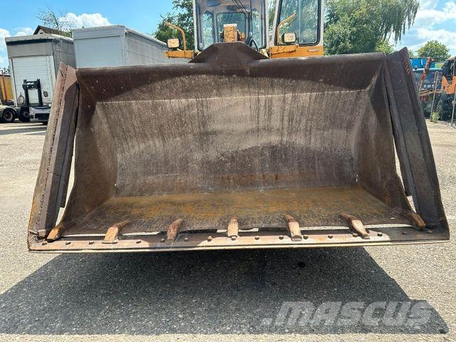 Liebherr L541 لوادر بعجل