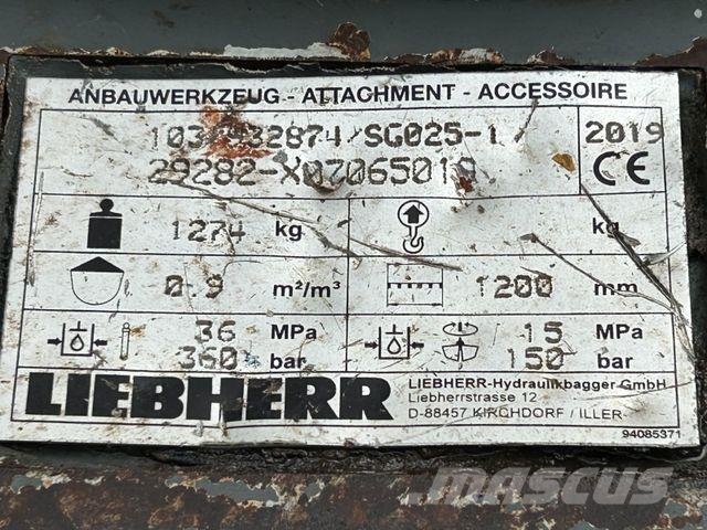 Liebherr LH 24 Litronic mit Abbruch- / Sortiergreifer حفارات بعجل