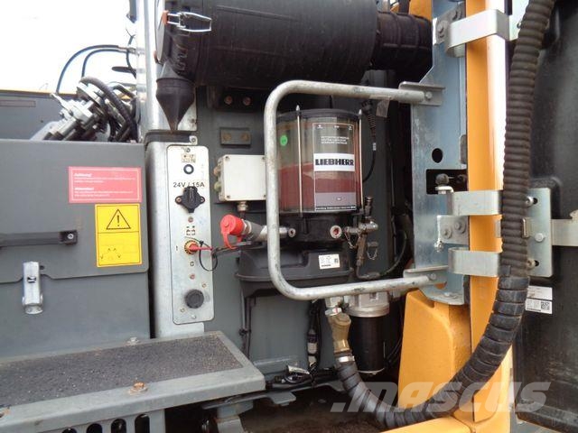 Liebherr R 920 Compact Likufix SW48 Pelle sur chenilles