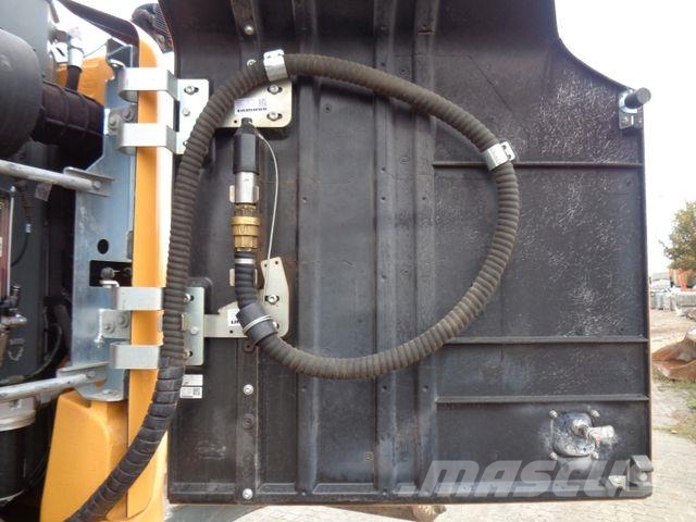 Liebherr R 920 Compact Likufix SW48 Pelle sur chenilles
