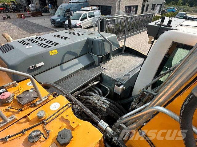 Liebherr R 936 حفارات زحافة