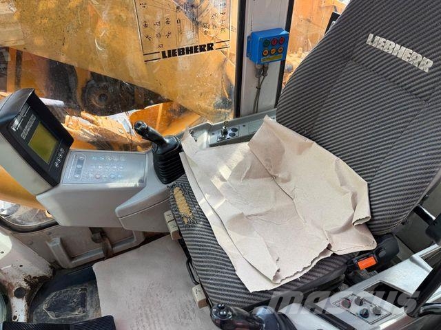 Liebherr R914HDSL Litronic Liebherr R 914 mit Verachtert Raupenbagger