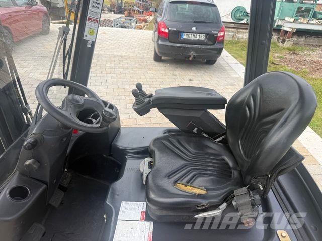 Linde E15-01 Hubhöhe 5,5m, Seitenschieber Elektrostapler