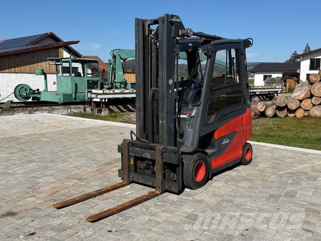 Linde E30-01 Elektrostapler