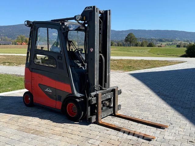 Linde E30-01 Elektrostapler