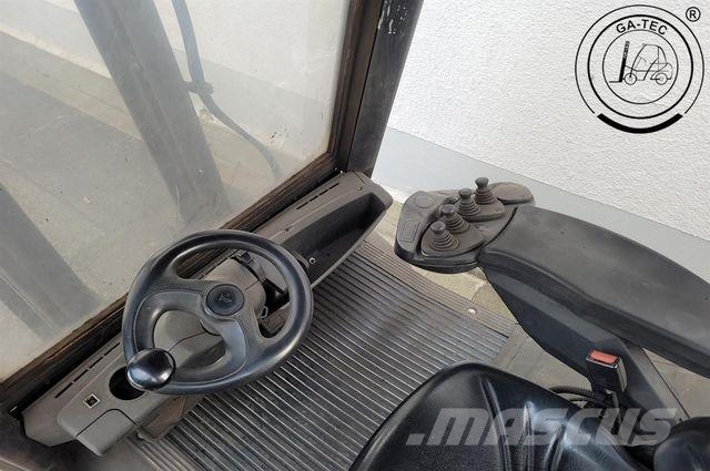 Linde H30D Дизельні навантажувачі