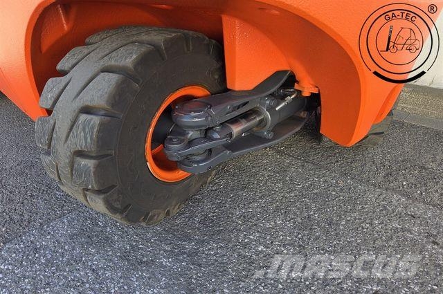 Linde H30T Nestekaasutrukit