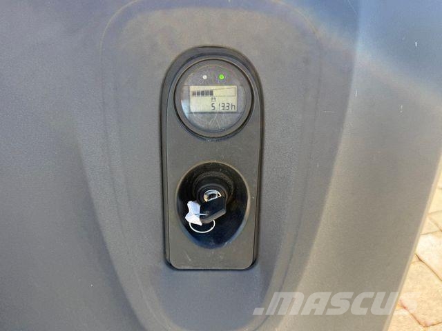 Linde L12 I Visokopodizni komisioni viličar