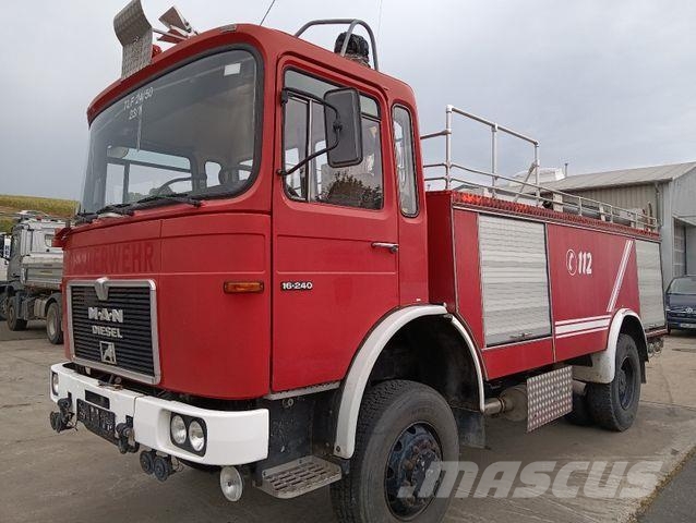 MAN 16:240 FAK 4x4 Blatt orig.57tkm 5000L Tank Pumpe Saug- und Druckwagen
