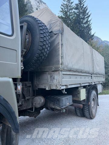 MAN 19.281 4X4 FAHRSCHULE 128000 KILOMETER 2 STÜCK Caminhões com cortinas laterais