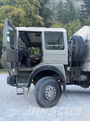 MAN 19.281 4X4 FAHRSCHULE 128000 KILOMETER 2 STÜCK Caminhões com cortinas laterais