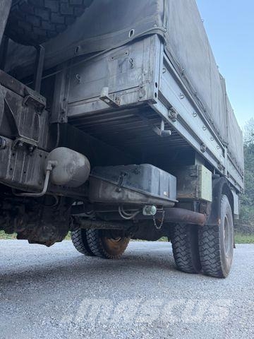 MAN 19.281 4X4 FAHRSCHULE 128000 KILOMETER 2 STÜCK Caminhões com cortinas laterais