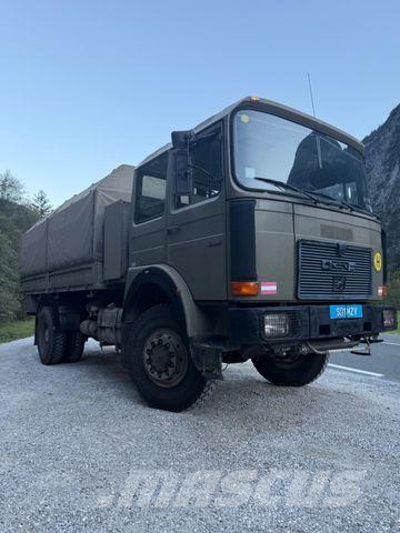 MAN 19.281 4X4 FAHRSCHULE 128000 KILOMETER 2 STÜCK Caminhões com cortinas laterais