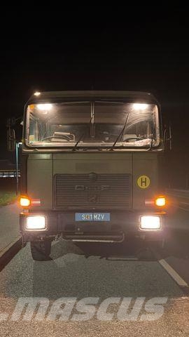 MAN 19.281 4X4 FAHRSCHULE 128000 KILOMETER 2 STÜCK Caminhões com cortinas laterais