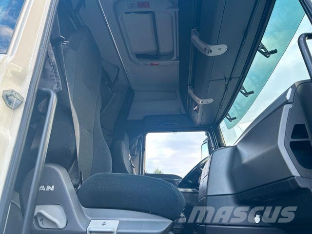 MAN 26.480 Abroller mit HMF 2620 Kran 6x2 起重機卡車