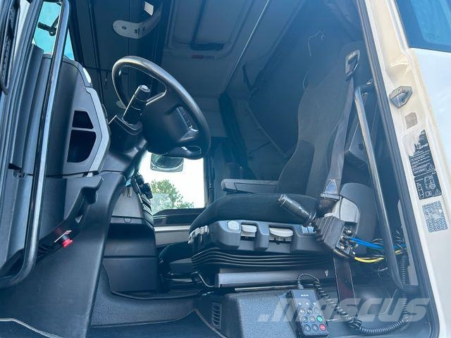 MAN 26.480 Abroller mit HMF 2620 Kran 6x2 起重機卡車