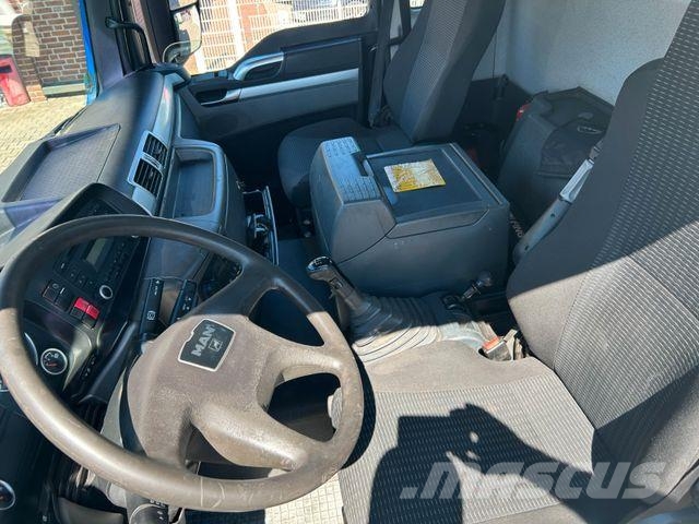 MAN 28.400 Dachdeckerkran PK 40001 28 Meter 6x4-4 Nosturiautot