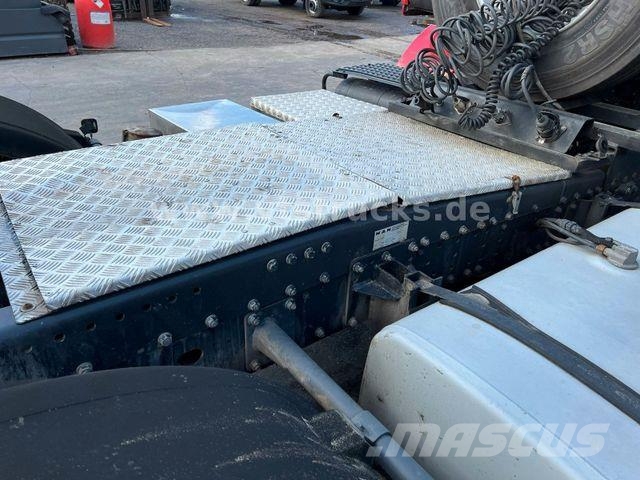 MAN 38.464 6x4 F2000 Retarder Tractor Units