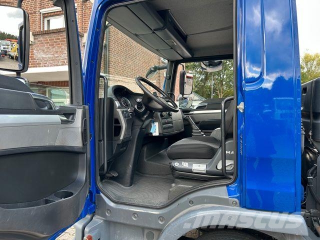 MAN 7.180 mit Böcker Dachdeckerkran bis 37 m 37-4000 Kranwagen