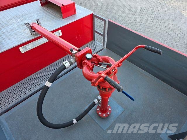 MAN 8.150 Feuerwehr Schaum 2.500 Liter SLF 25/25 شاحنات أخرى
