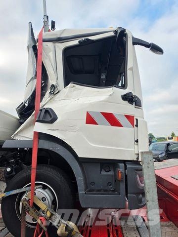 MAN 8.220 Camiones con chasís y cabina
