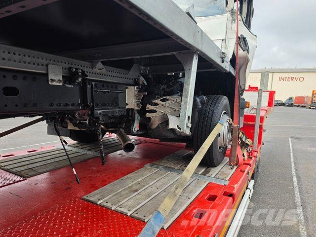 MAN 8.220 Camiones con chasís y cabina