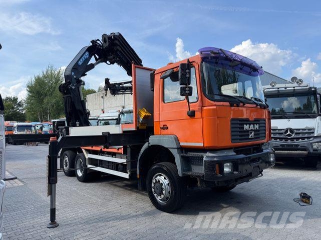 MAN F2000 28.414 6X4 Effer 685 Montagekran 33 Meter Camiones grúa