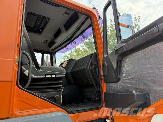 MAN F2000 28.414 6X4 Effer 685 Montagekran 33 Meter Camiones grúa