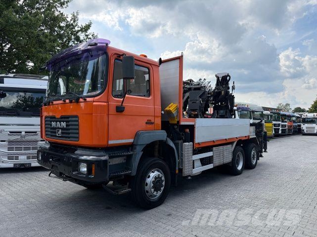 MAN F2000 28.414 6X4 Effer 685 Montagekran 33 Meter Camiones grúa