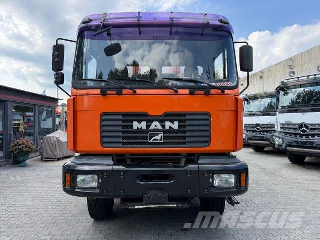 MAN F2000 28.414 6X4 Effer 685 Montagekran 33 Meter Camiones grúa