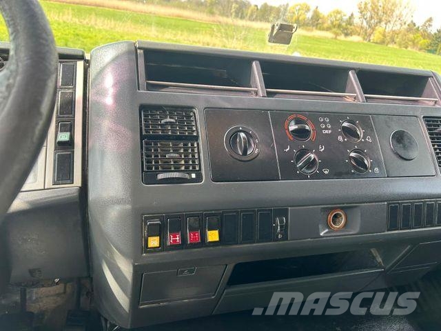 MAN L 2000 Tipper trucks