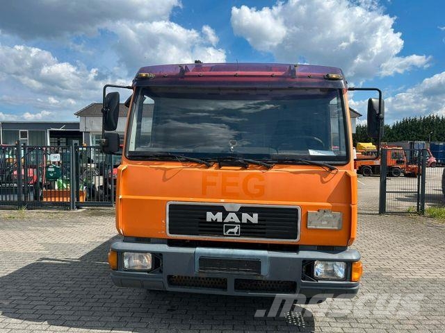 MAN L 2000 Tipper trucks