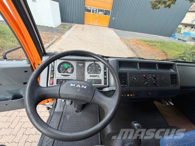 MAN LE220B - 176 TKm - Saugwagen Kombiji / vakuumski kamioni